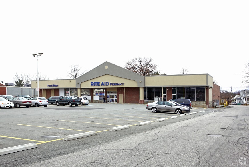 73 Pleasant St, Claremont, NH for lease - Primary Photo - Image 1 of 5