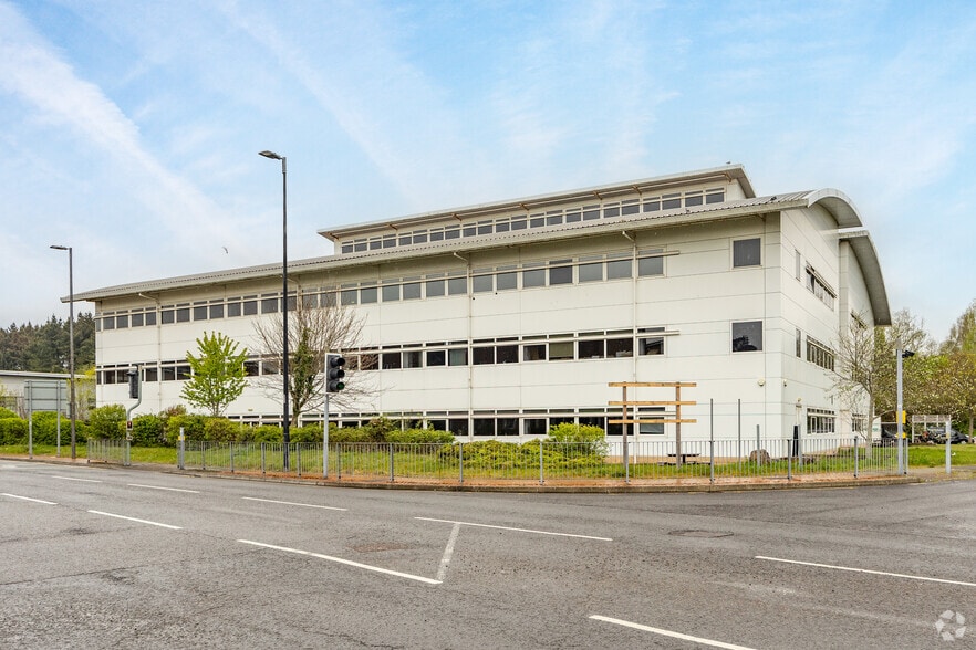 Dunleavy Dr, Cardiff for lease - Building Photo - Image 2 of 14