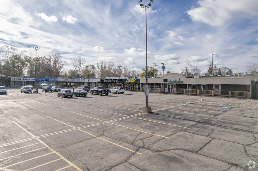 5127-5147 Main St, Sylvania, OH for sale - Primary Photo - Image 1 of 1