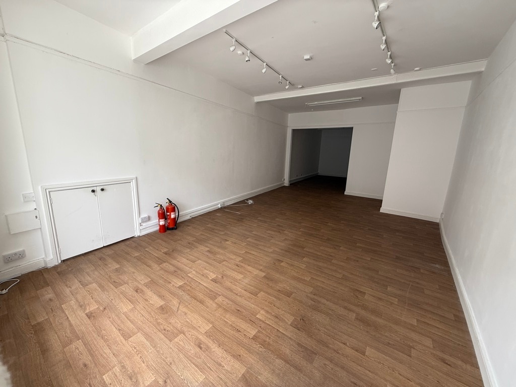 58-59 Northbrook St, Newbury for lease Interior Photo- Image 1 of 3