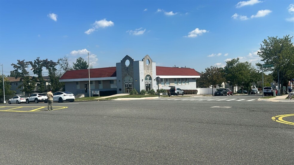 80 Woodrow Rd, Staten Island, NY for lease - Building Photo - Image 2 of 48