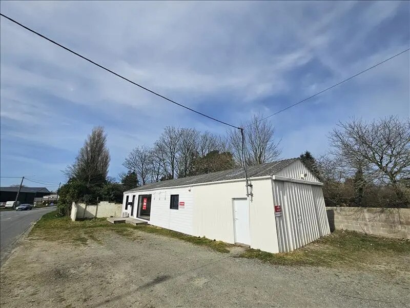 Retail in Lesneven for lease Building Photo- Image 1 of 4