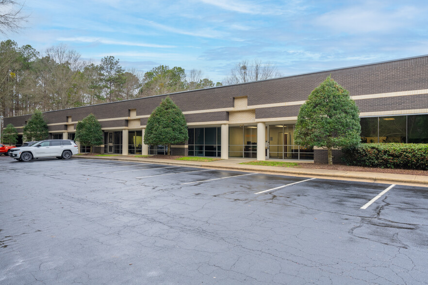 2500 Gateway Centre Blvd, Morrisville, NC for lease - Building Photo - Image 3 of 16