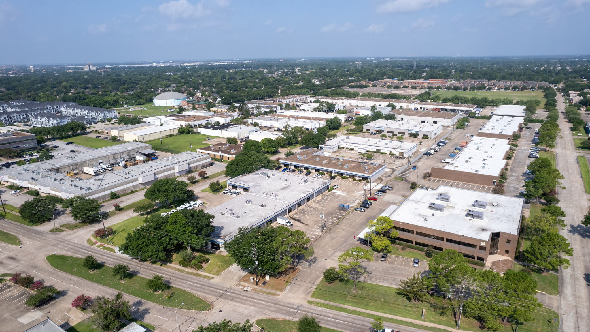 10812 Fallstone Rd, Houston, TX for lease Building Photo- Image 1 of 8