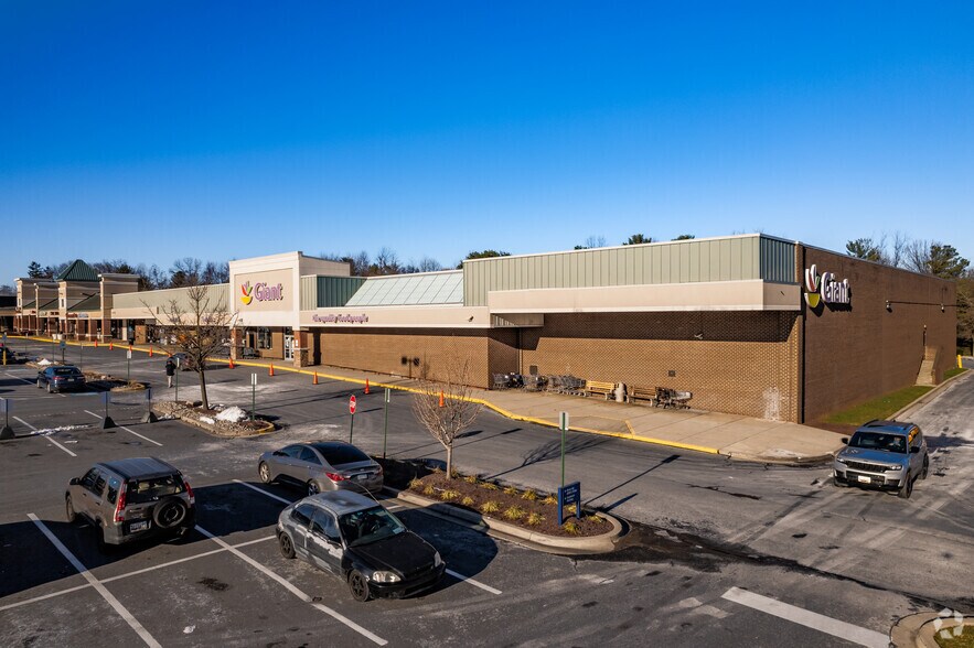 12918-13060 Middlebrook Rd, Germantown, MD for lease - Building Photo - Image 2 of 5