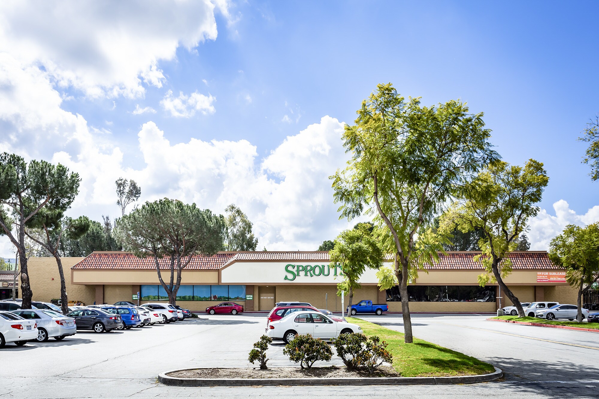 2720-2836 Cochran St, Simi Valley, CA for lease Building Photo- Image 1 of 8