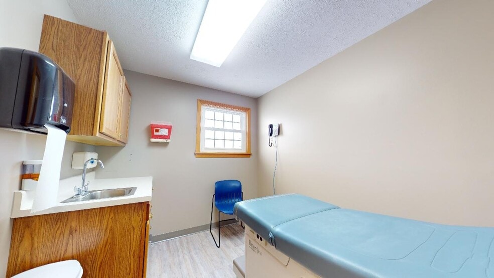 392 Howard St, Willard, OH for sale - Building Photo - Image 3 of 21