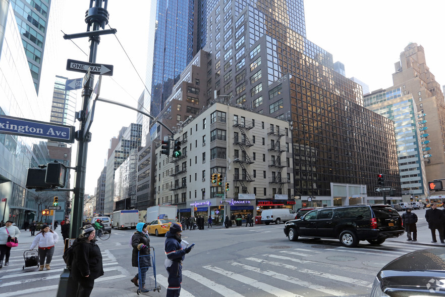 140 E 52nd St, New York, NY for lease - Primary Photo - Image 1 of 5