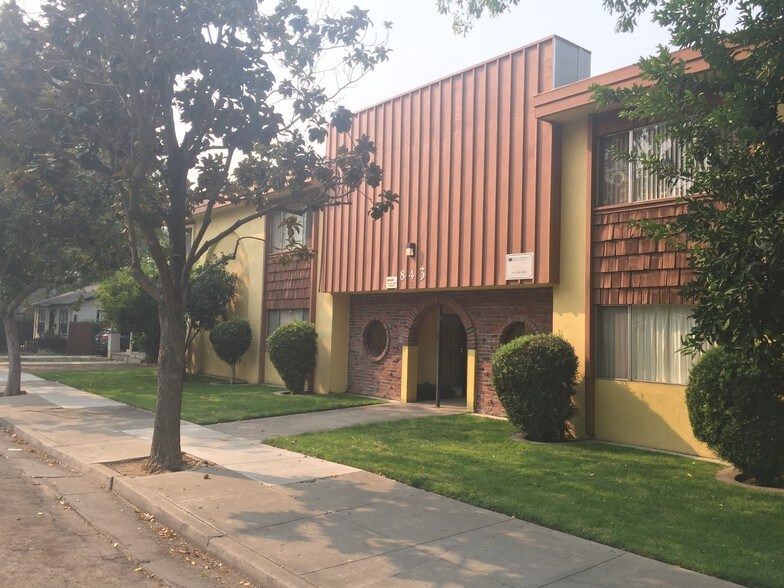 843 N Yosemite St, Stockton, CA 95203