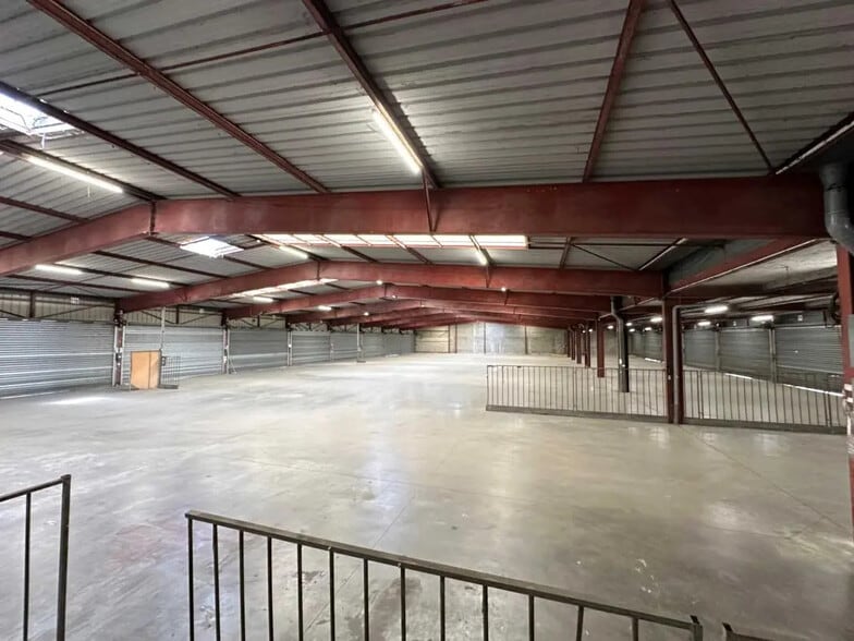 Industrial in Garges-lès-Gonesse for sale - Interior Photo - Image 1 of 2