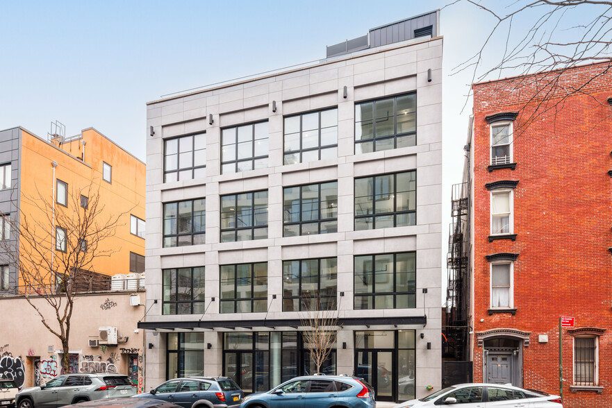 107 N 1st St, Brooklyn, NY for lease - Building Photo - Image 2 of 5