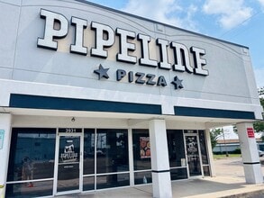 3901-3937 Spencer Hwy, Pasadena, TX for lease Building Photo- Image 2 of 8