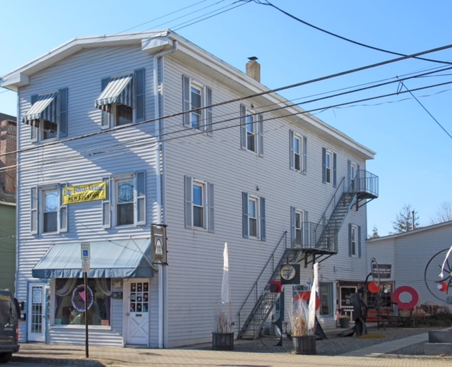 29 Race St, Frenchtown, NJ for sale - Building Photo - Image 1 of 1