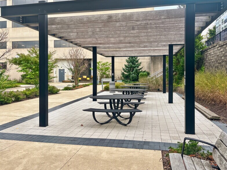 150 Monument Rd, Bala Cynwyd, PA for lease - Building Photo - Image 3 of 15