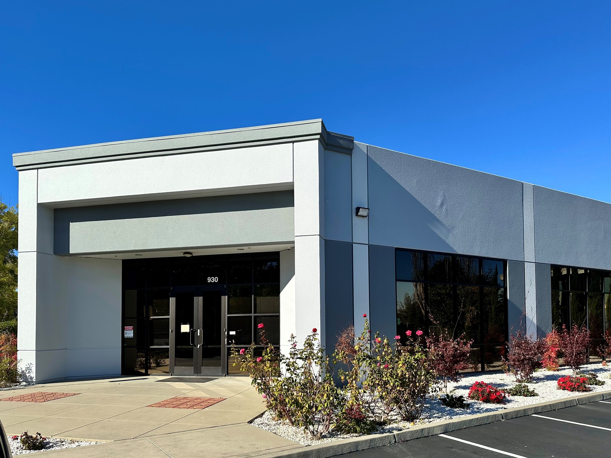 930-932 Hamlin Ct, Sunnyvale, CA for lease Building Photo- Image 1 of 5