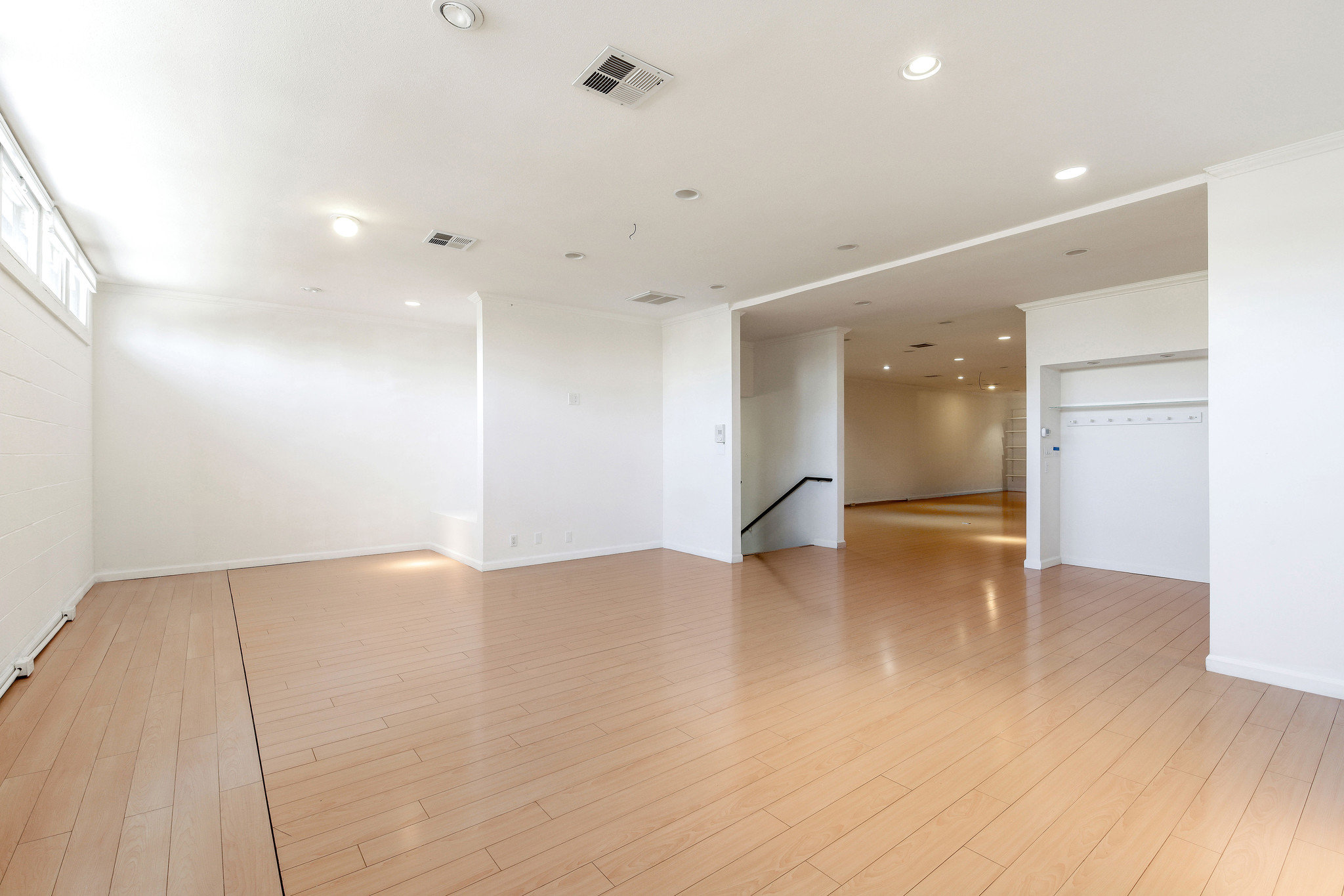 241A S San Mateo Dr, San Mateo, CA for lease Interior Photo- Image 1 of 6