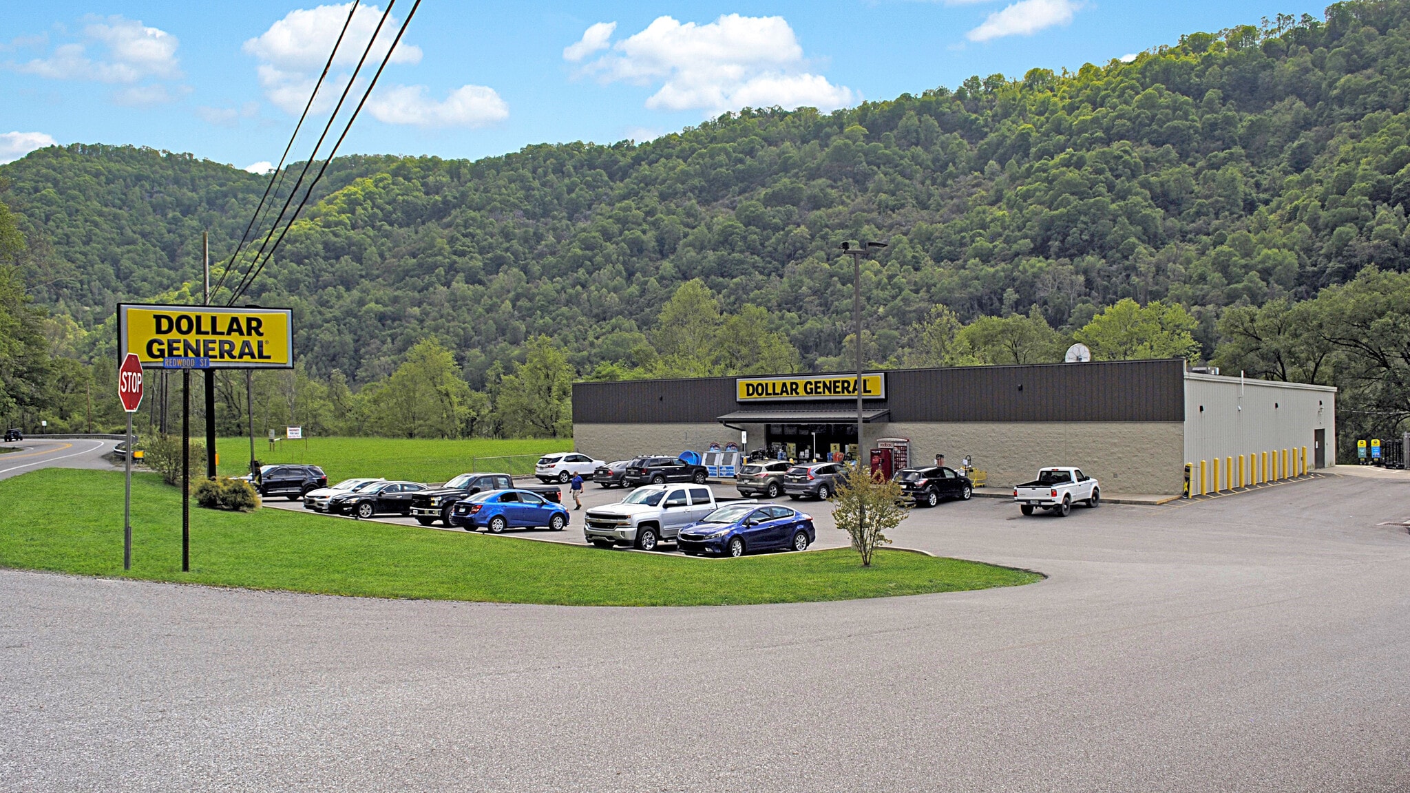 41 Redwood St, Smithers, WV for sale Building Photo- Image 1 of 1