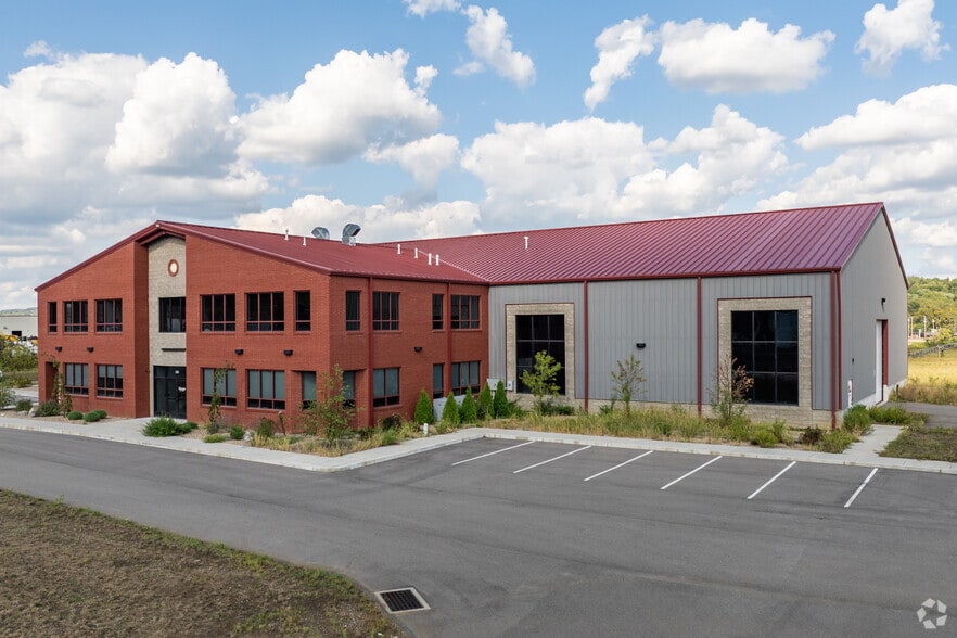 180 Bet Tech Dr, Aliquippa, PA for lease - Primary Photo - Image 1 of 4