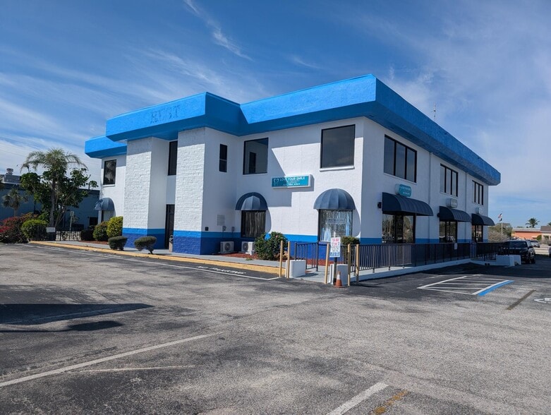 503 N Orlando Ave, Cocoa Beach, FL for lease - Building Photo - Image 1 of 6