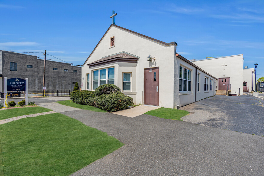 50 White St, Red Bank, NJ for lease - Primary Photo - Image 1 of 21