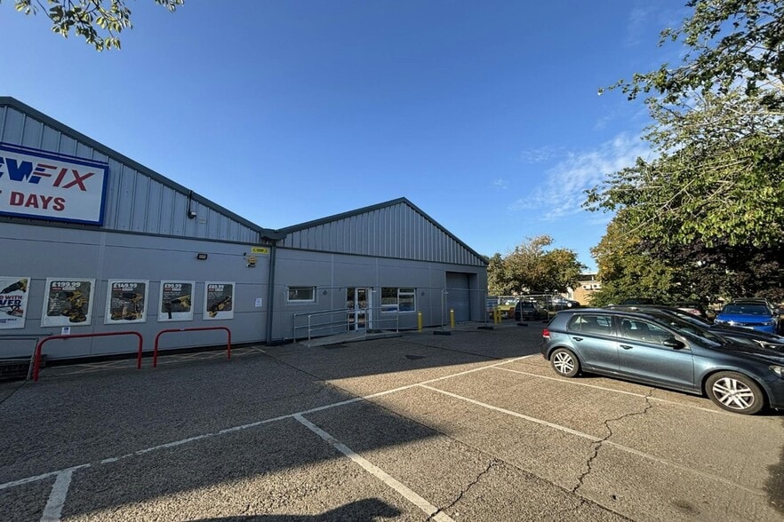 17-20 Hampstead Ave, Mildenhall for lease - Building Photo - Image 1 of 5