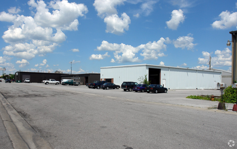 4612-4620 Speedway Dr, Fort Wayne, IN for lease - Building Photo - Image 3 of 6