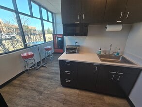 9222 Teddy Ln, Lone Tree, CO for lease Building Photo- Image 1 of 7