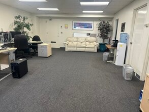2555 Flores St, San Mateo, CA for lease Interior Photo- Image 2 of 3