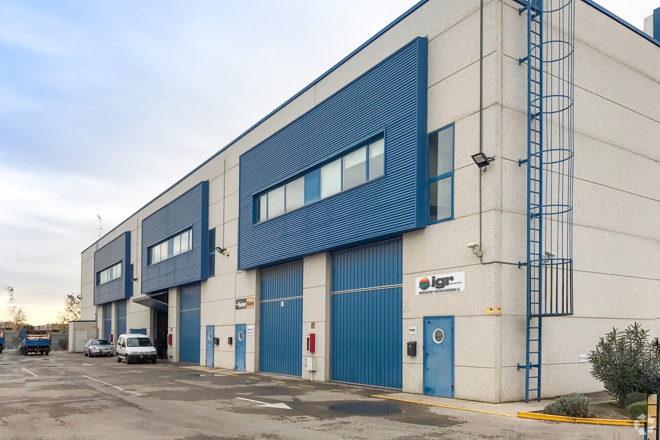 Calle Laguna Dalga, 10 B, 28021 Madrid