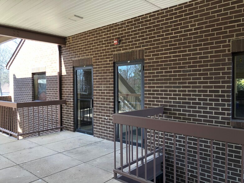 1276 Bannister Cir, Waldorf, MD for sale - Building Photo - Image 3 of 6