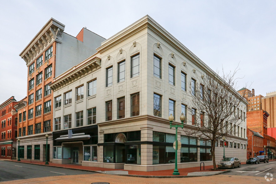 814-818 Quarrier St, Charleston, WV for lease - Primary Photo - Image 1 of 10