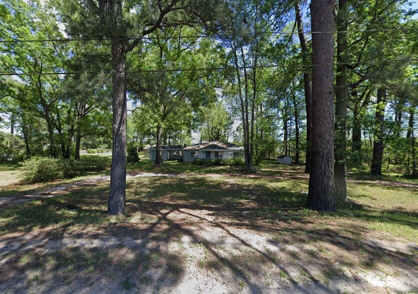 204 Dean Forest Rd, Garden City, GA for sale - Building Photo - Image 1 of 8