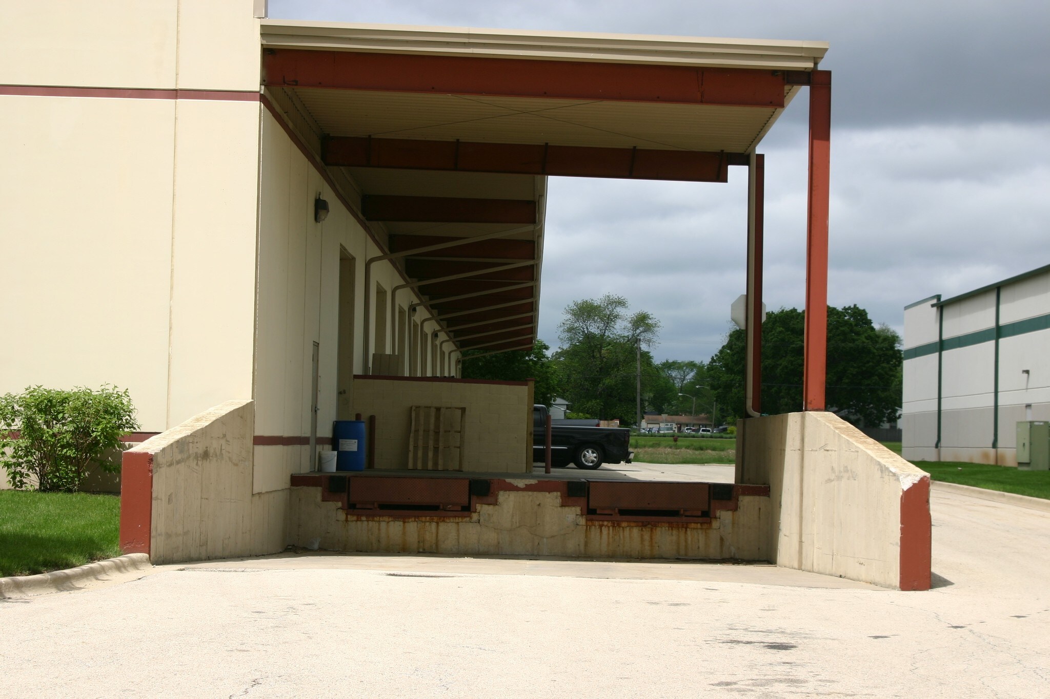 32-50 E Montrose Dr, Romeoville, IL for sale Building Photo- Image 1 of 1