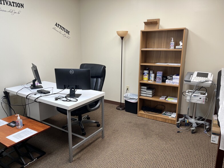 87 Conservatory Dr, Barberton, OH for sale - Interior Photo - Image 3 of 7