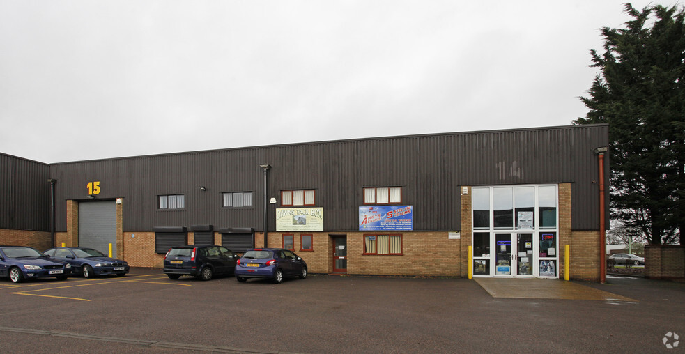 14-15 Bunting Rd, Bury St Edmunds for lease - Primary Photo - Image 1 of 6