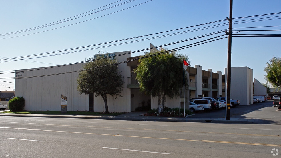 2100-2122 S Grand Ave, Santa Ana, CA for lease - Building Photo - Image 3 of 8