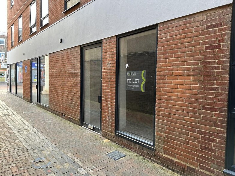 66-66A Church Walk, Burgess Hill for lease - Building Photo - Image 2 of 8