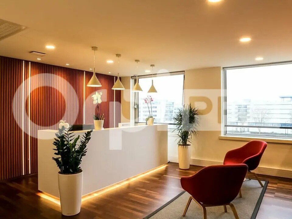 Office in Montigny-le-Bretonneux for lease Lobby- Image 1 of 13