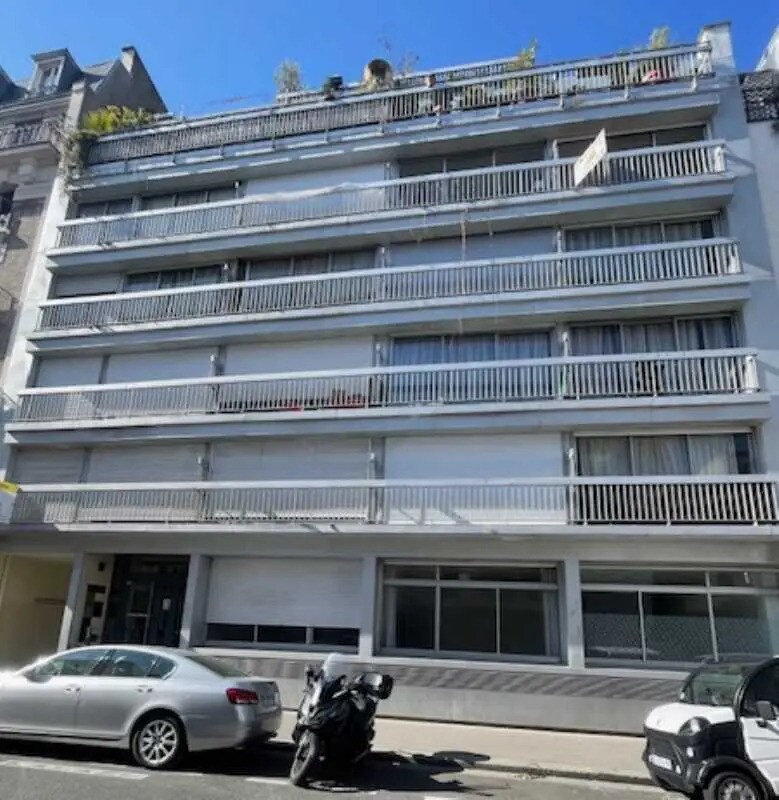 Office in Paris for sale Building Photo- Image 1 of 35