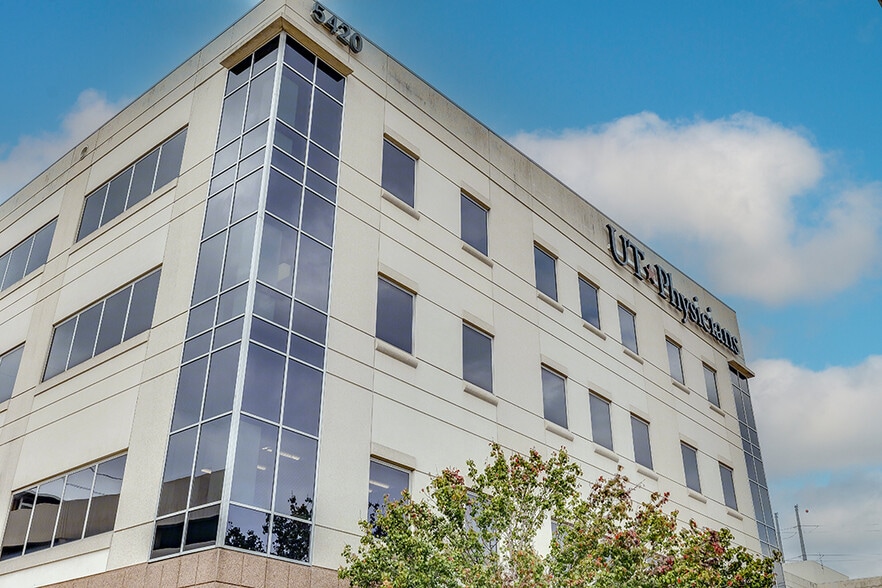 5420 West Loop S, Bellaire, TX for lease - Building Photo - Image 3 of 7