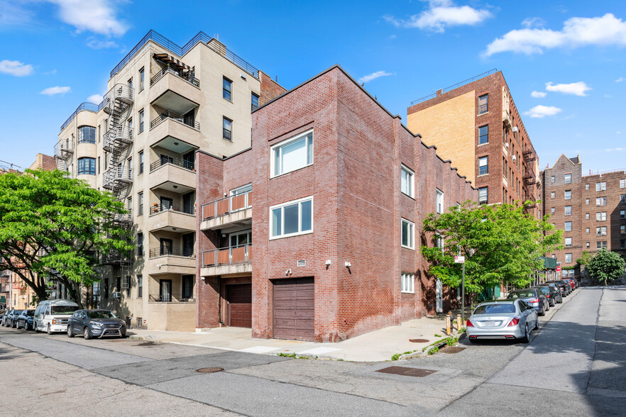 9 Chittenden Ave, New York, NY for sale - Building Photo - Image 1 of 17