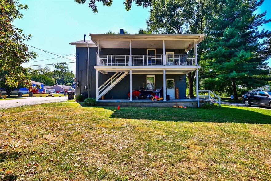 5831 Bryson St, Cincinnati, OH for sale - Building Photo - Image 3 of 6