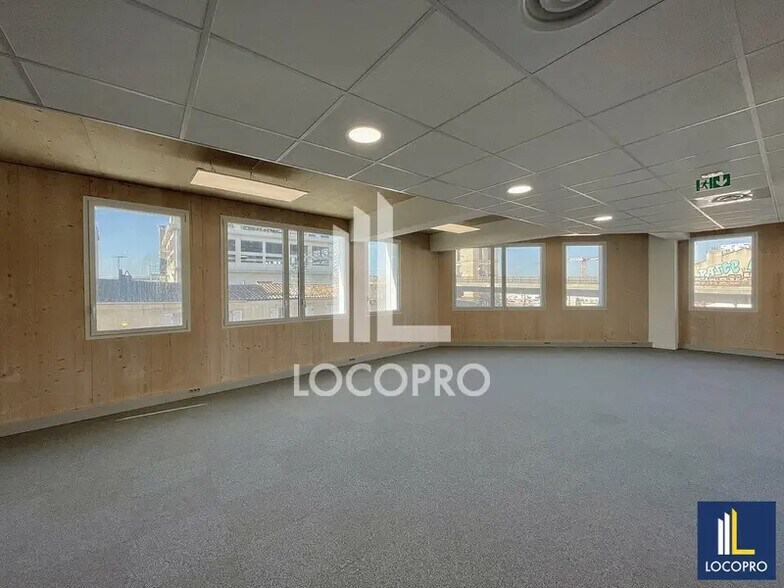 Office in Marseille for sale - Interior Photo - Image 1 of 6