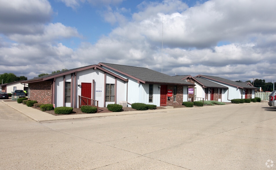 1400 E Pugh Dr, Terre Haute, IN for lease - Primary Photo - Image 1 of 2