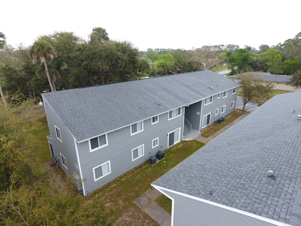 1050 Wayne Ave, New Smyrna Beach, FL 32168