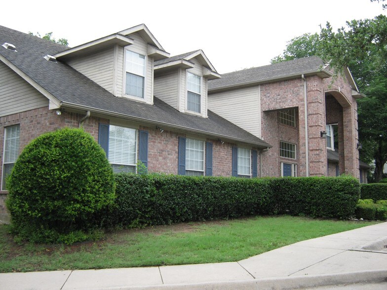 629 W College St, Grapevine, TX for sale - Primary Photo - Image 1 of 1