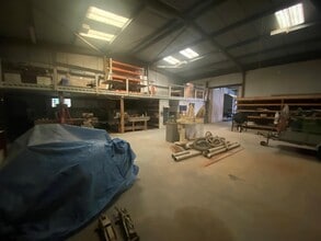 8 Seymer Close, Shillingstone for lease Interior Photo- Image 1 of 6