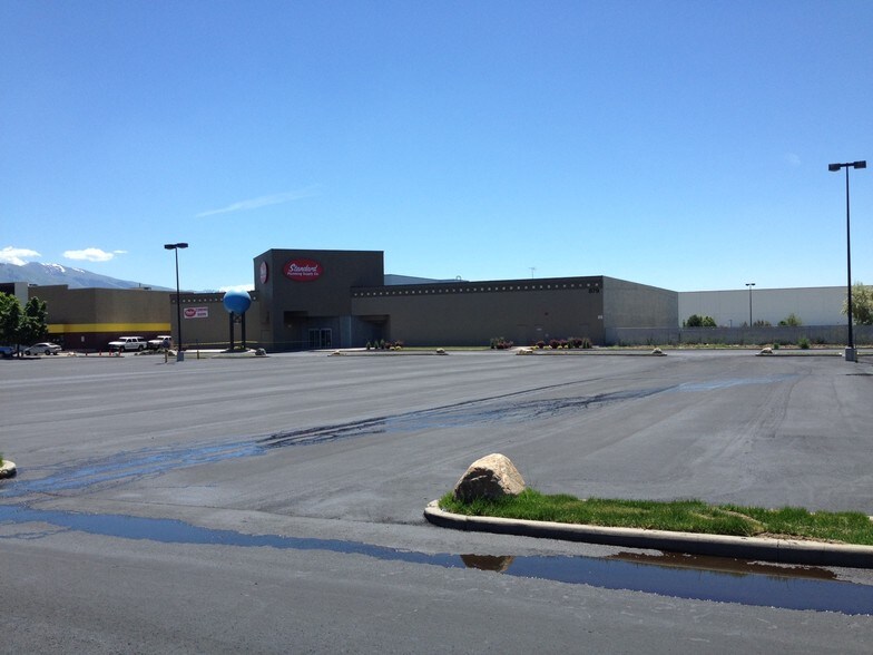 879 W Hill Field Rd, Layton, UT for sale - Primary Photo - Image 1 of 1