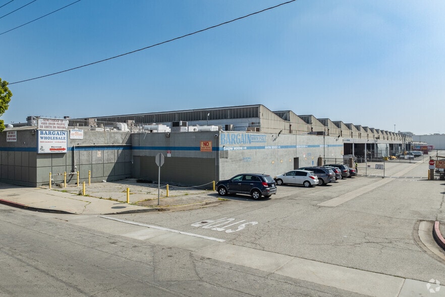 4000 Union Pacific Ave, Commerce, CA for lease - Building Photo - Image 2 of 11