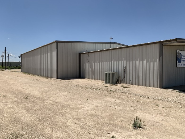 2120 S Loop 250 W, Midland, TX for lease - Building Photo - Image 2 of 18